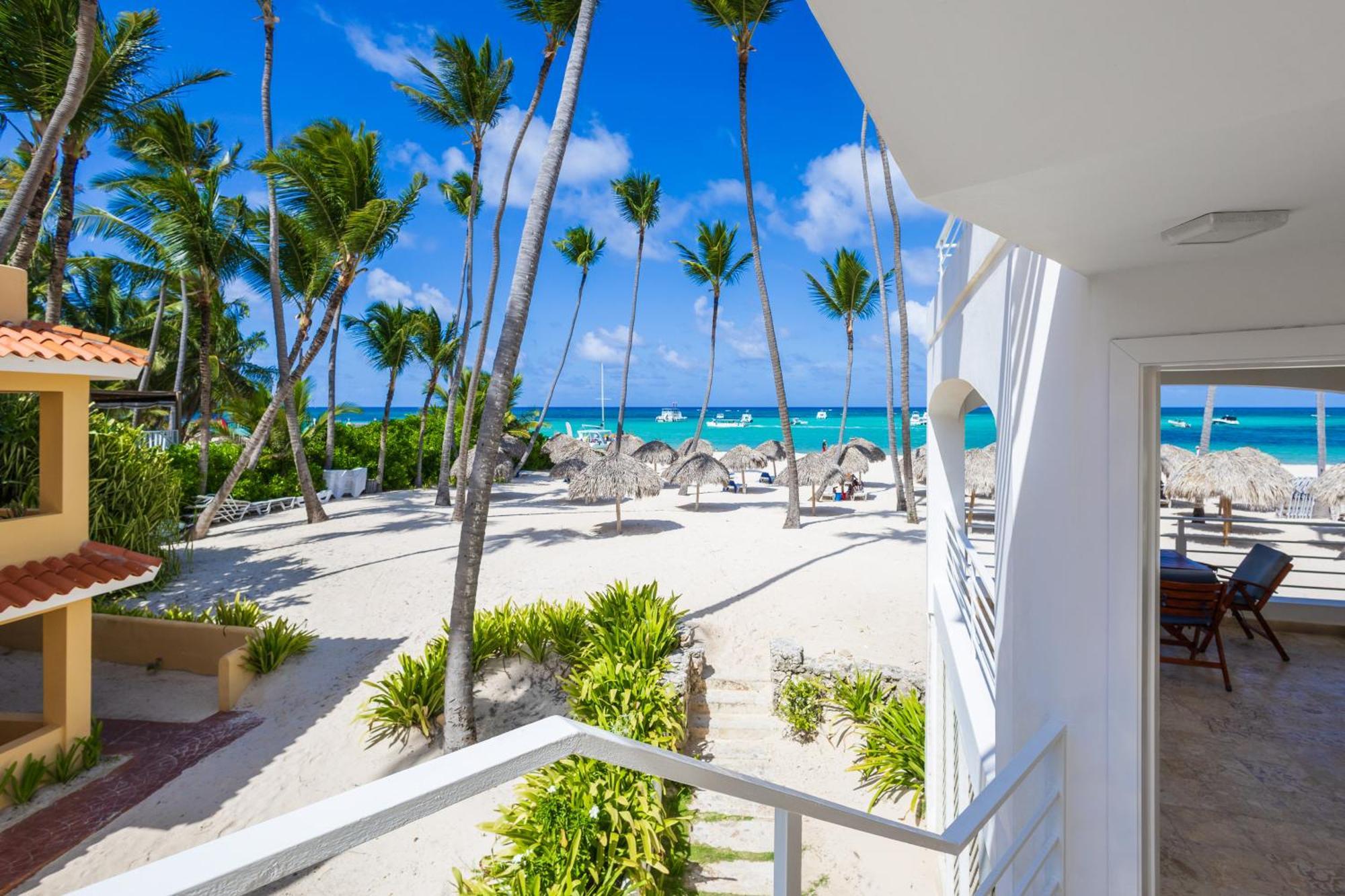 Prime Ocean View - 3-bedroom Getaway With Private Terrace On Bavaro Appartement