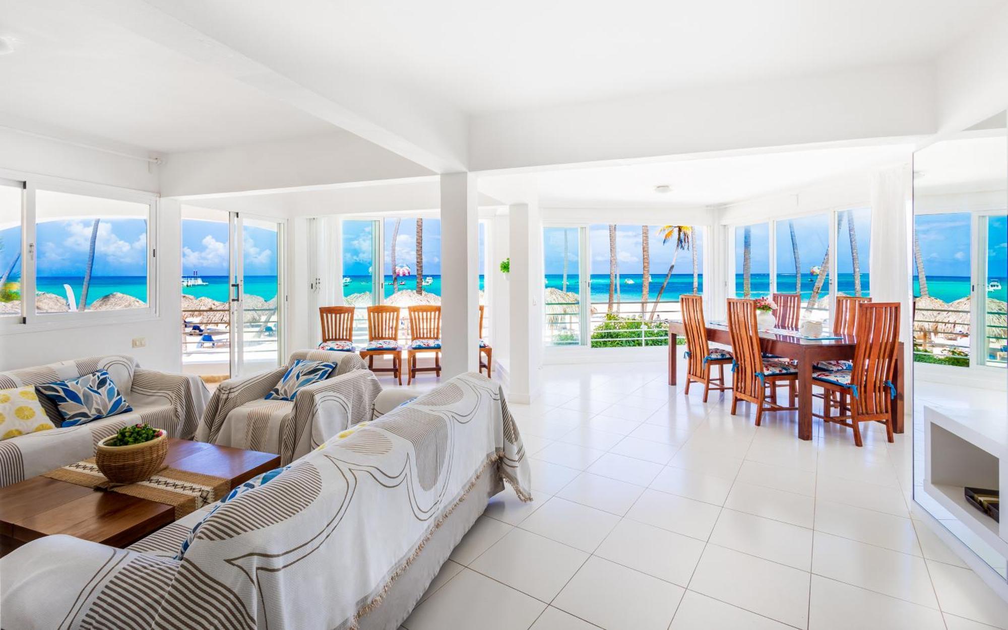 Prime Ocean View - 3-bedroom Getaway With Private Terrace On Bavaro Appartement